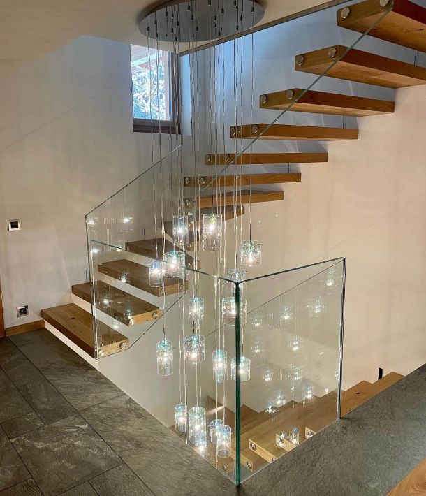 scala con parapetto in vetro